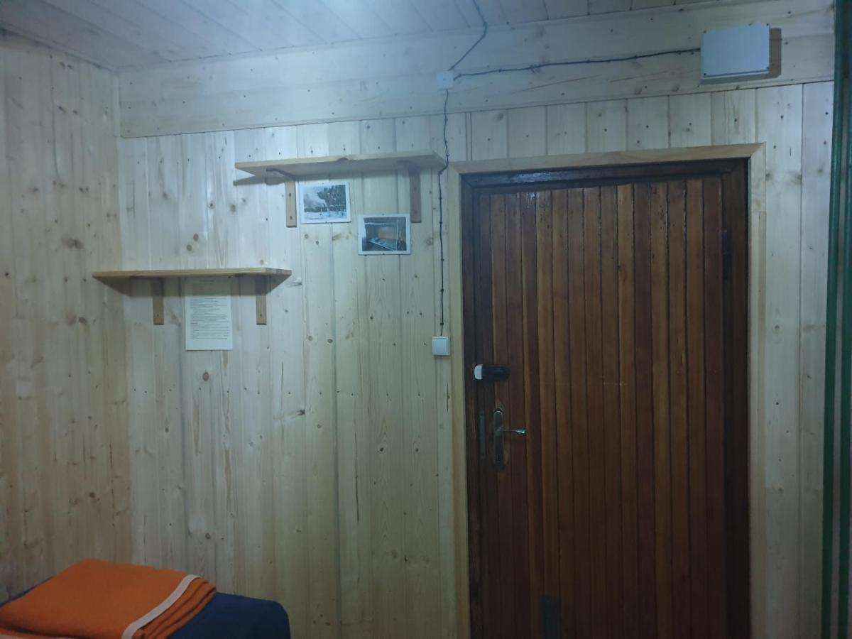 Bacowka Pttk Jaworzec Hostel Wetlina Exterior photo