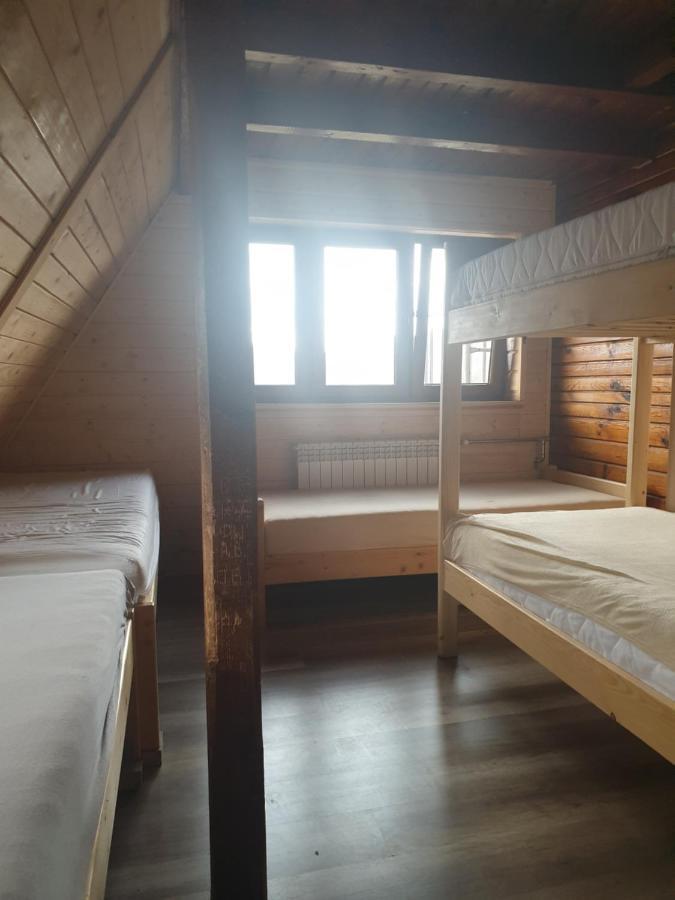 Bacowka Pttk Jaworzec Hostel Wetlina Exterior photo