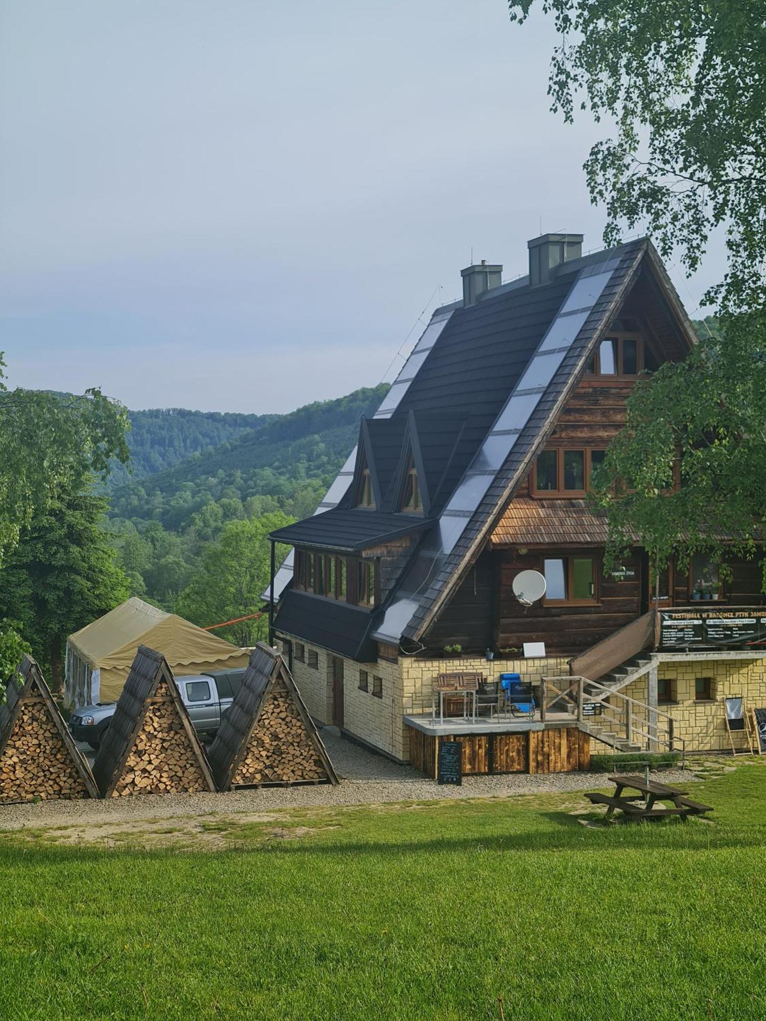 Bacowka Pttk Jaworzec Hostel Wetlina Exterior photo